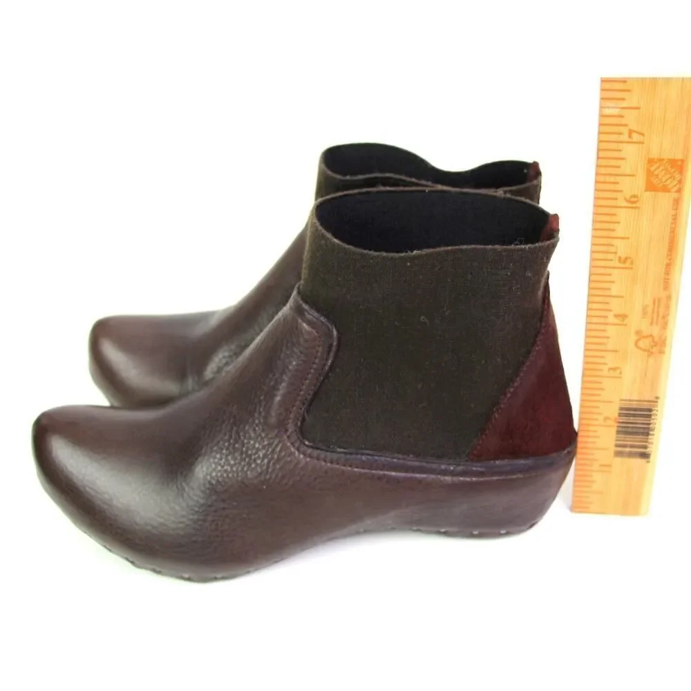 Vialis BROWN GENUINE LEATHER ELASTIC POINTED TOE WEDGE STUDS ANKLE BOOTS Sz 8